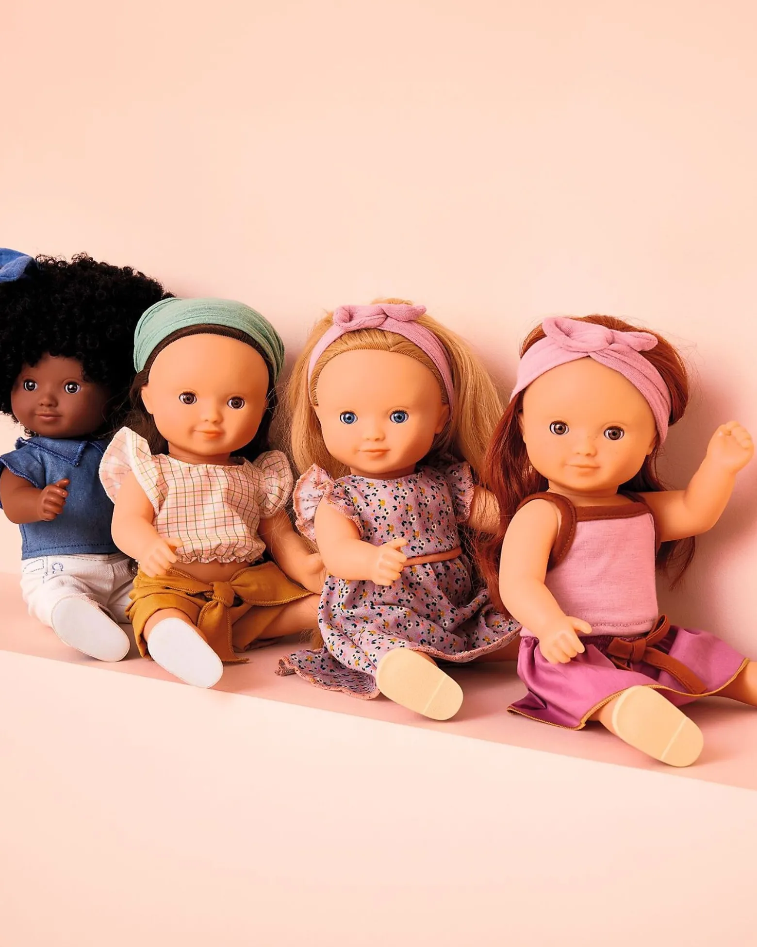 Bambola 'Lovely Sophie' con Capelli Pettinabili, Abiti e Accessori - 32cm