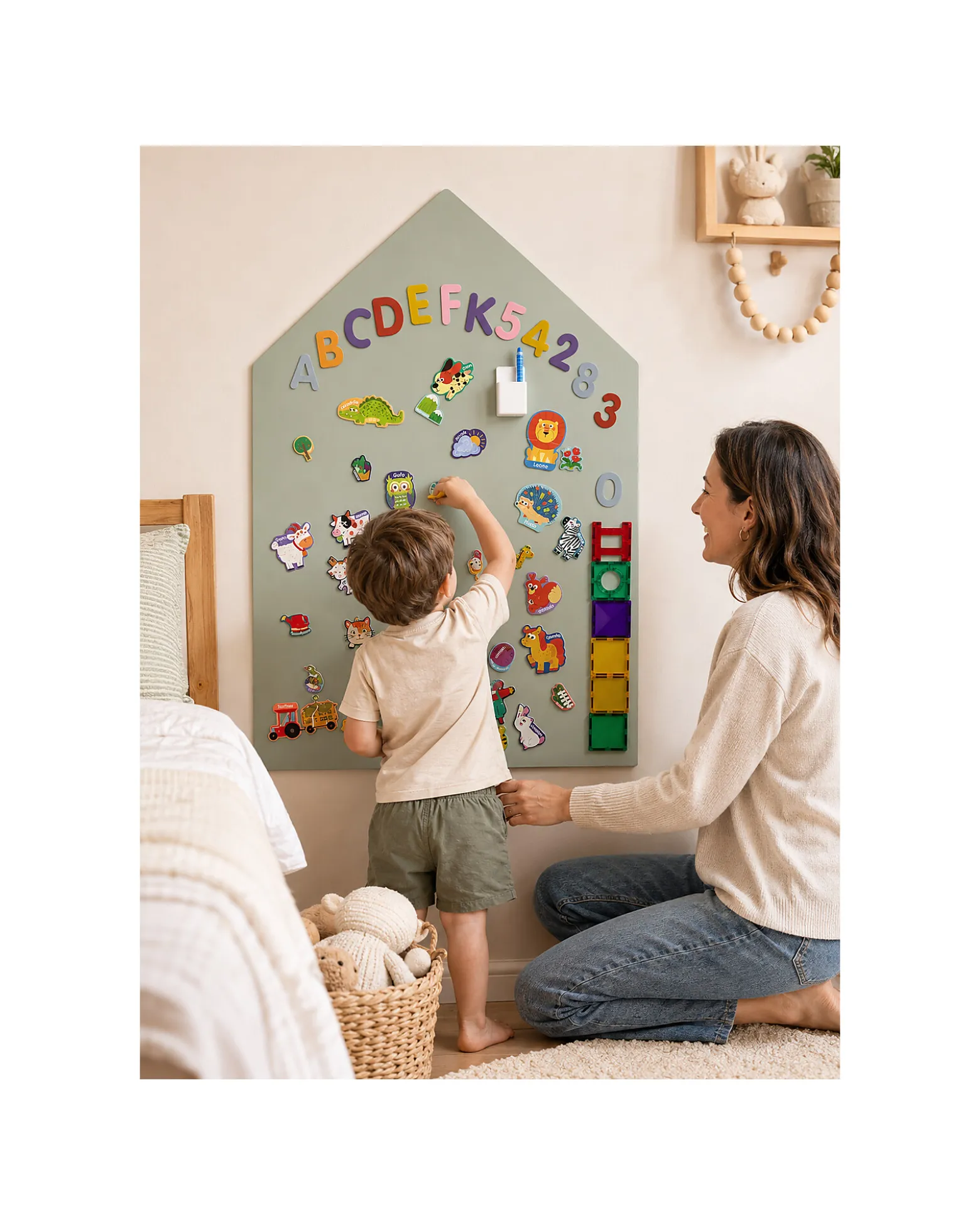 Lavagna Magnetica da Parete MagneKids™ - Casetta - 70x44 cm - Verde Salvia - Installazione Facile Senza Fori