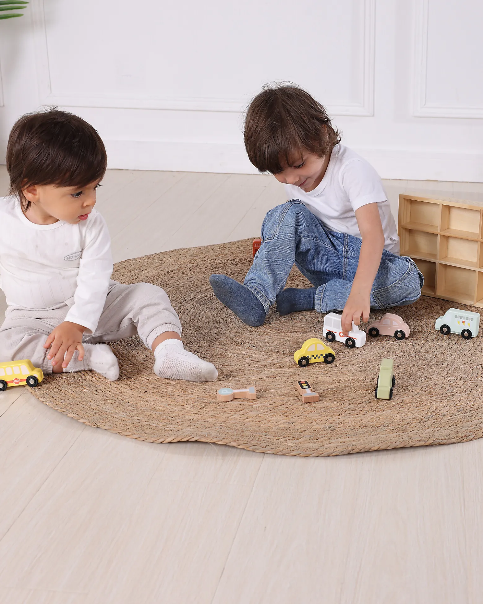 Set Segnaletica Stradale e Mezzi di Trasporto in Legno - 30 x 22 x 4,3 cm - A Partire Dai 3 Anni - Comprende 12 Pezzi